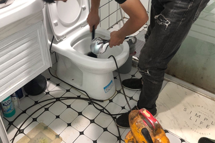 孟州马桶堵塞自己疏通还是找师傅?专业上门服务让你省时更省心